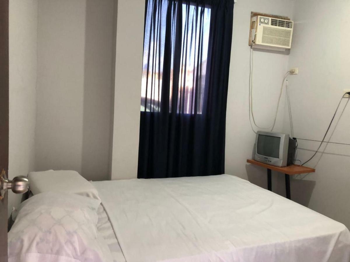 Hotel Manhattan Salinas サリナス エクステリア 写真